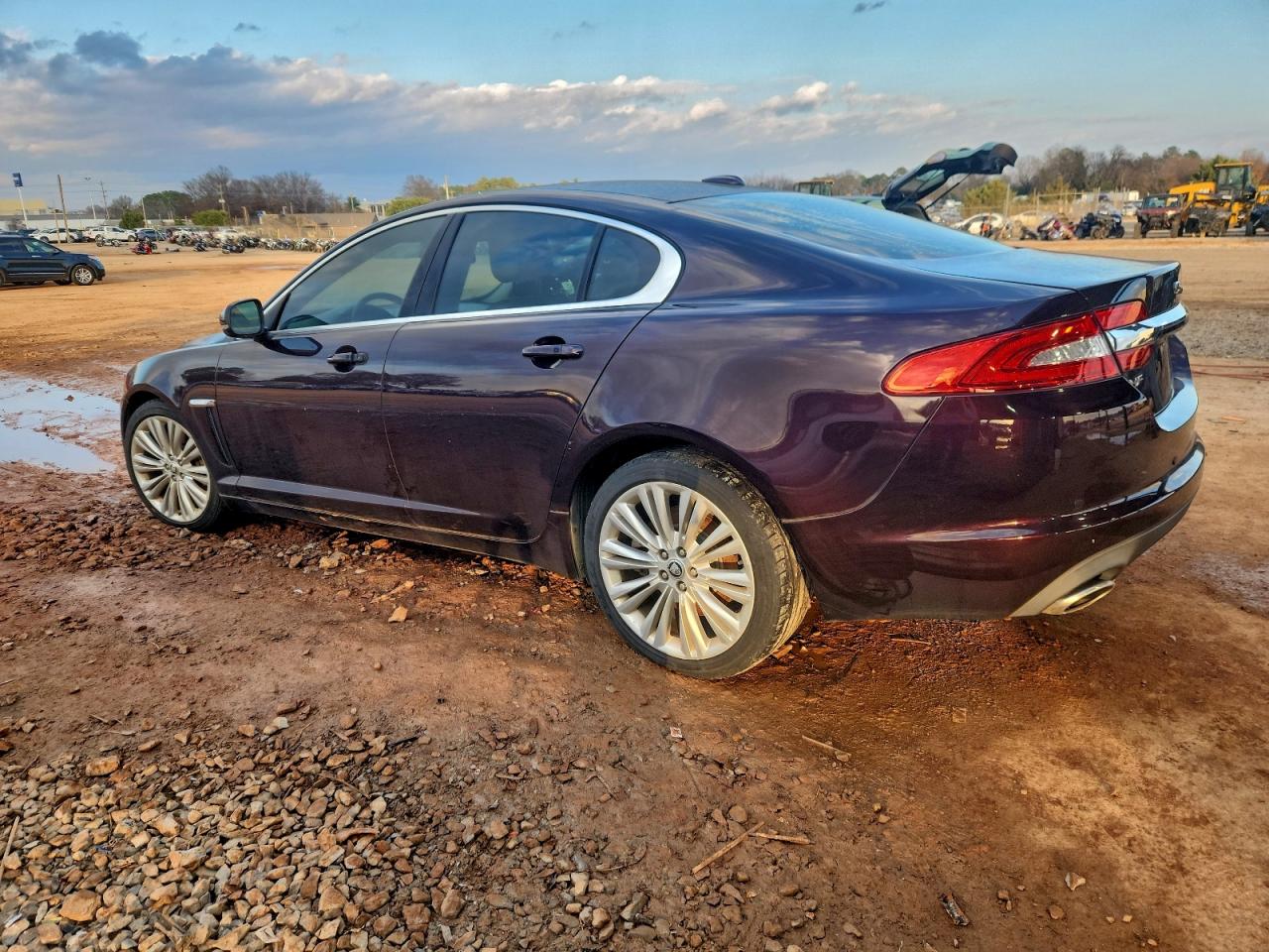 2012 JAGUAR XF PORTFOLIO photo 2