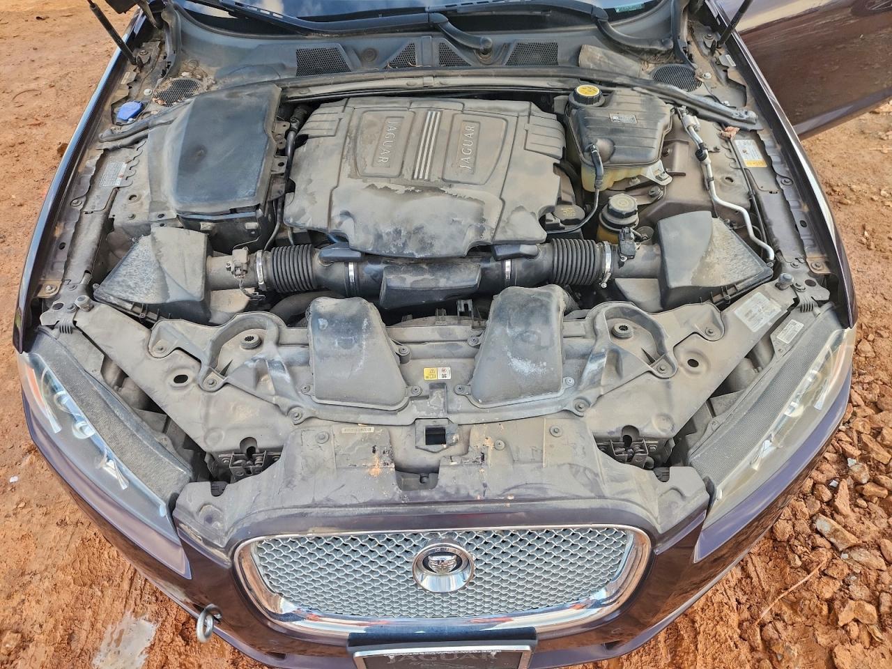 2012 JAGUAR XF PORTFOLIO photo 11