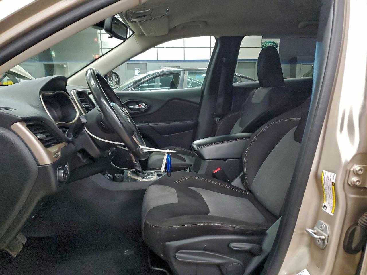 2014 JEEP CHEROKEE LATITUDE photo 7