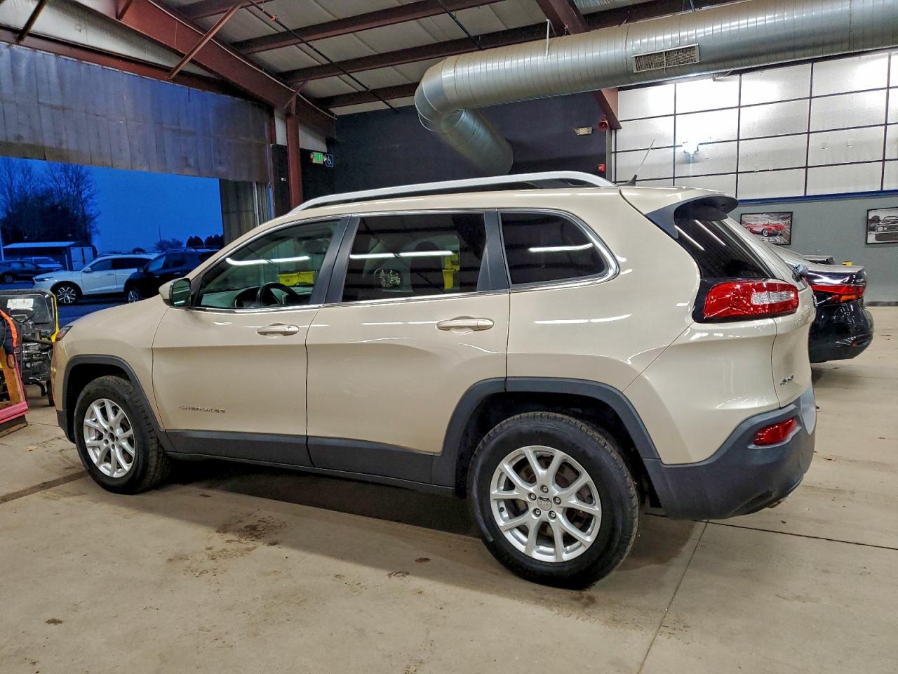 2014 JEEP CHEROKEE LATITUDE photo 2