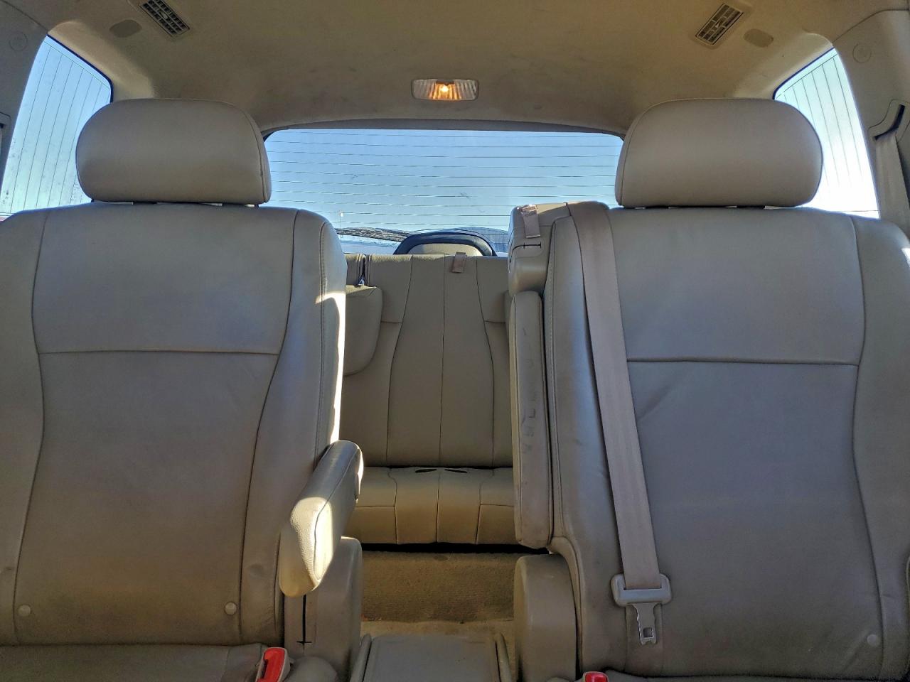 2010 TOYOTA HIGHLANDER SE photo 10