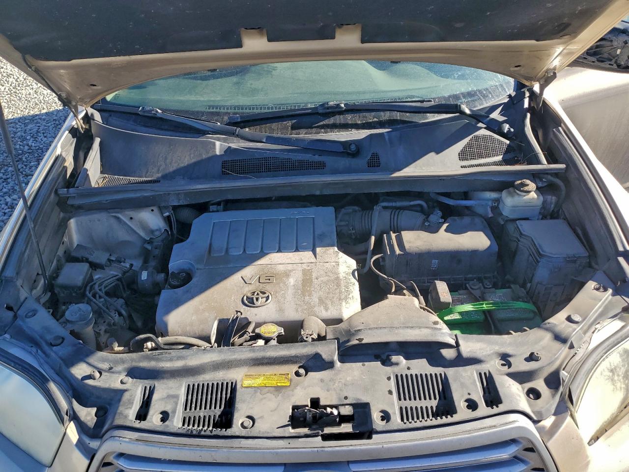 2010 TOYOTA HIGHLANDER SE photo 12