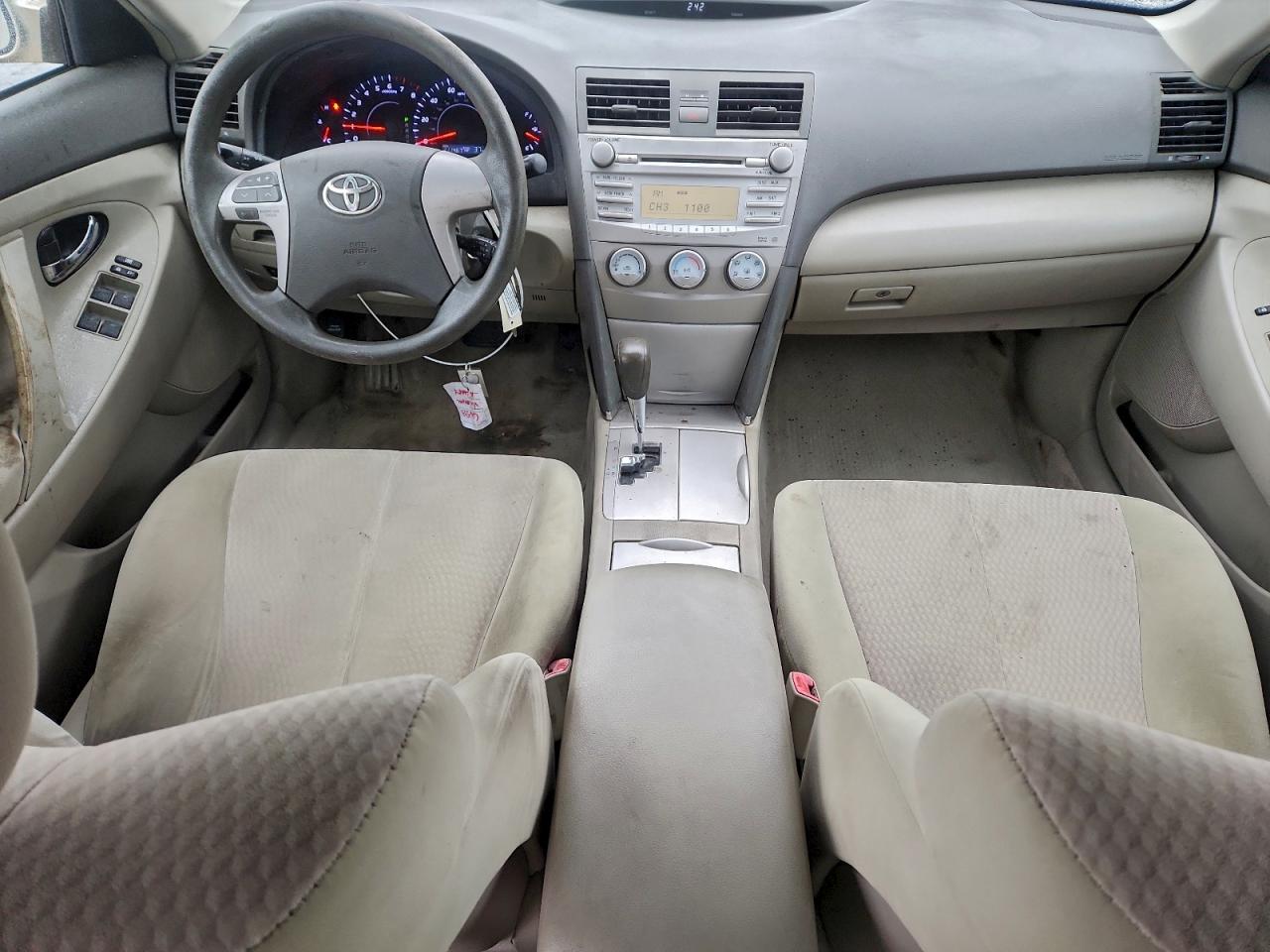 2010 TOYOTA CAMRY BASE photo 8