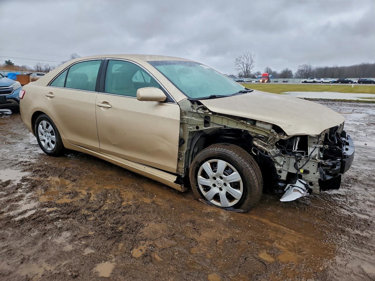 2010 TOYOTA CAMRY BASE photo 4