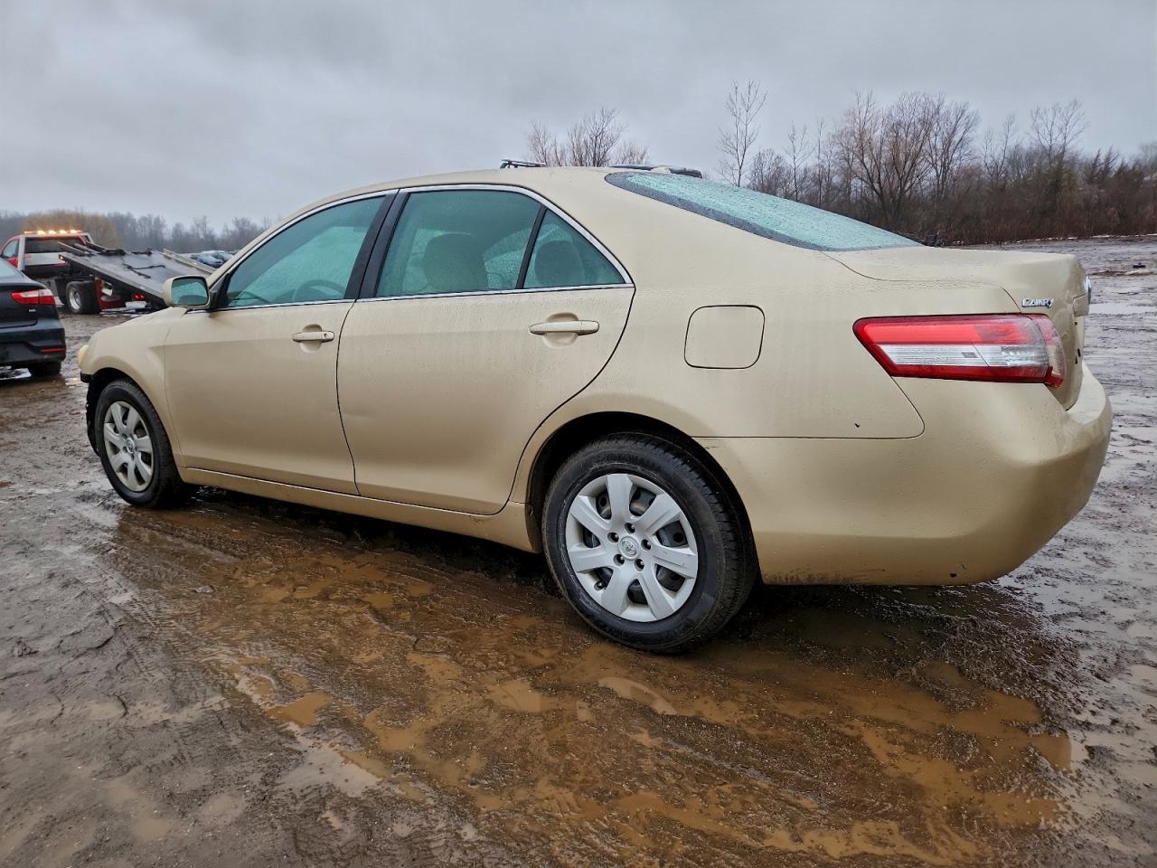 2010 TOYOTA CAMRY BASE photo 2