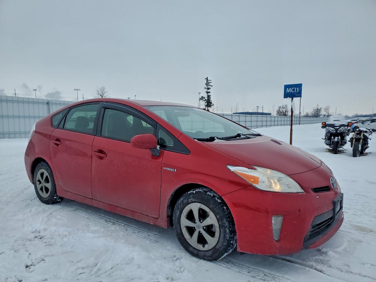 2014 TOYOTA PRIUS photo 4