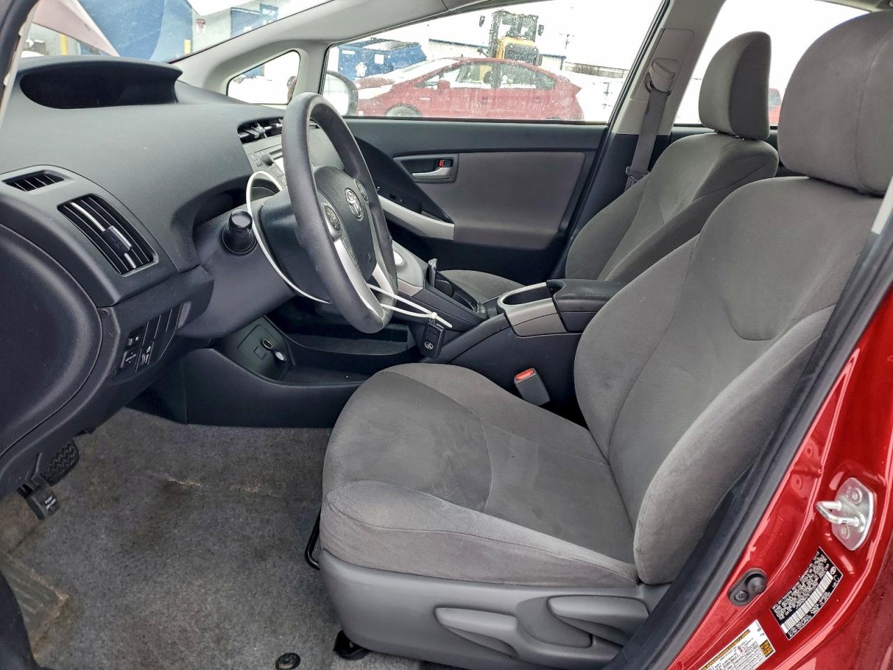 2014 TOYOTA PRIUS photo 7