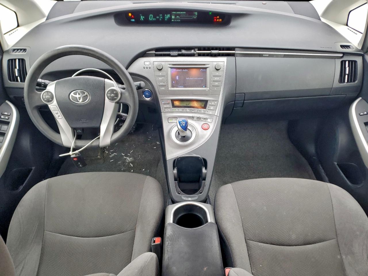 2014 TOYOTA PRIUS photo 8