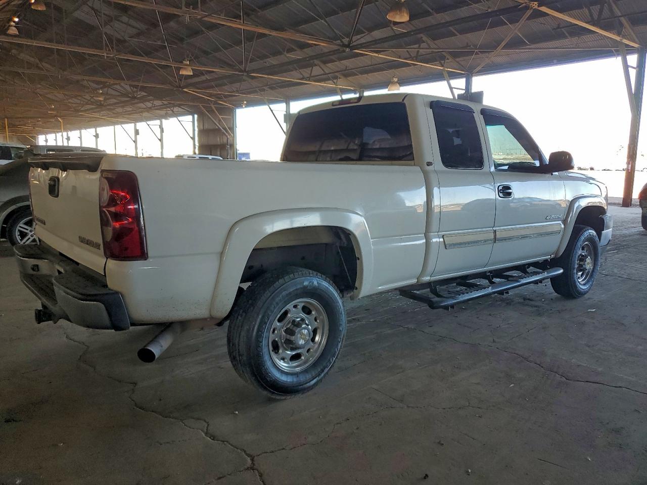 2004 CHEVROLET SILVERADO C2500 HEAVY DUTY photo 3