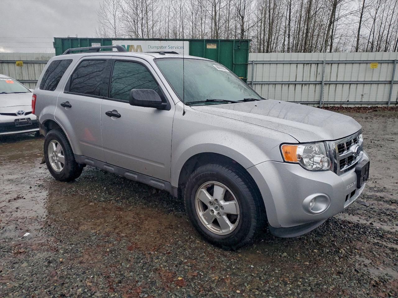 2011 FORD ESCAPE XLT photo 4
