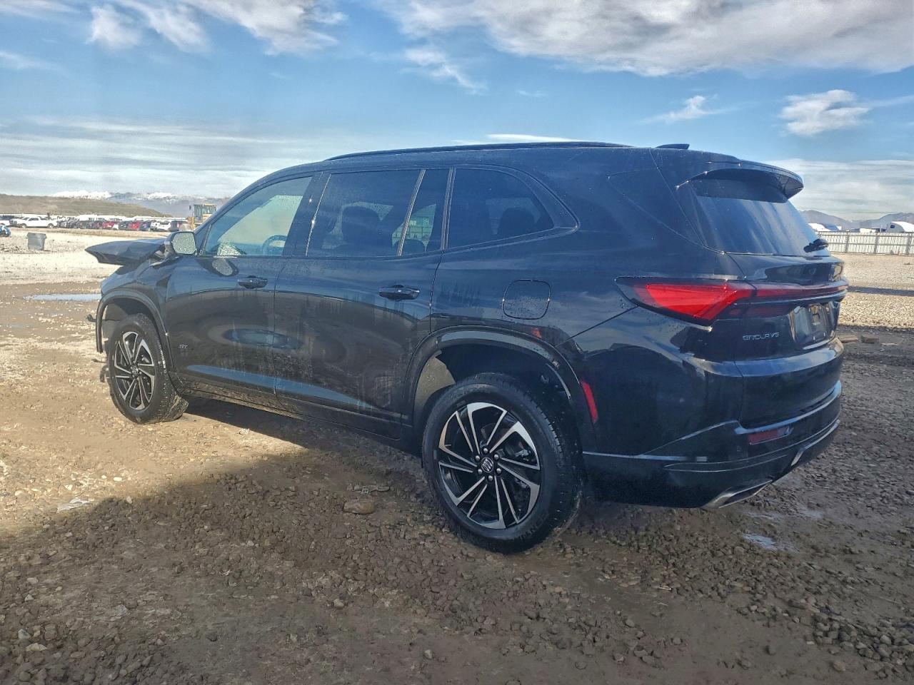 2025 BUICK ENCLAVE SPORT TOURING photo 2