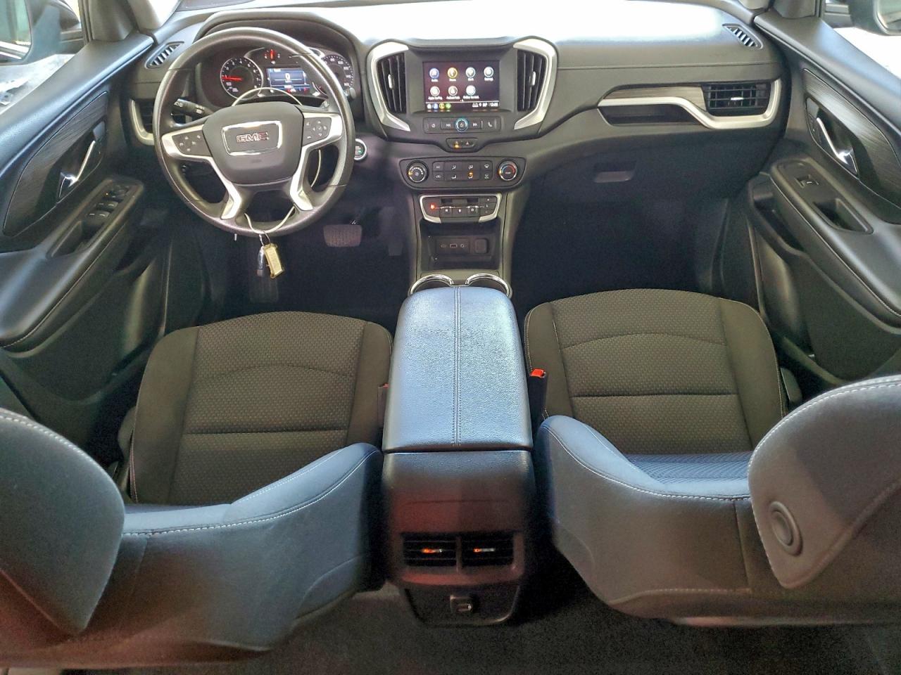 2024 GMC TERRAIN SLE photo 8