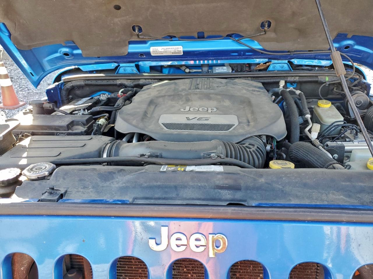 2015 JEEP WRANGLER UNLIMITED SAHARA photo 12