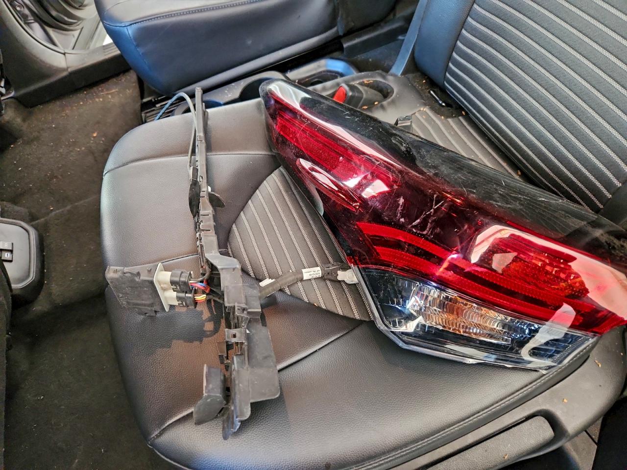 2024 TOYOTA HIGHLANDER LE photo 13