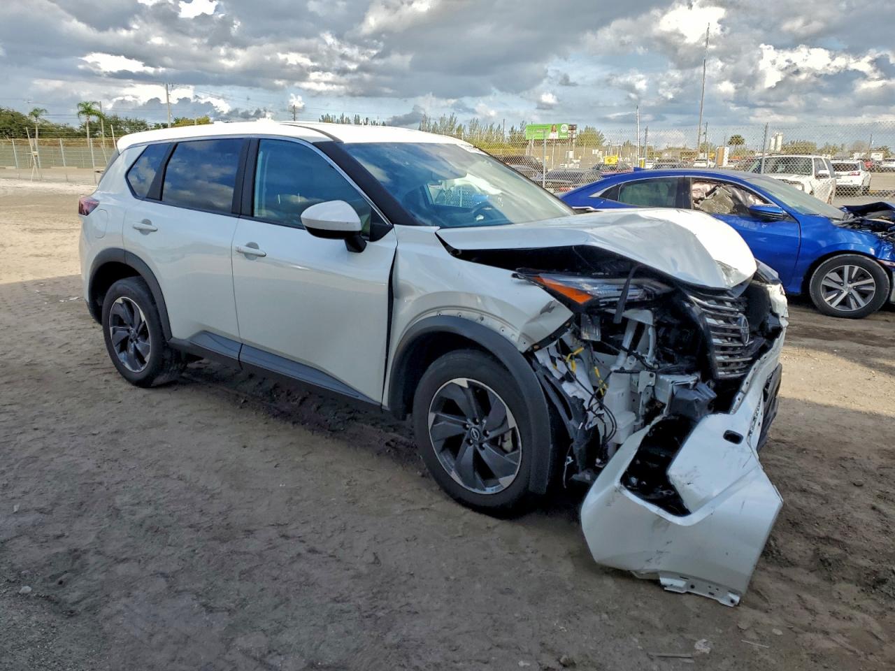 2025 NISSAN ROGUE SV photo 4