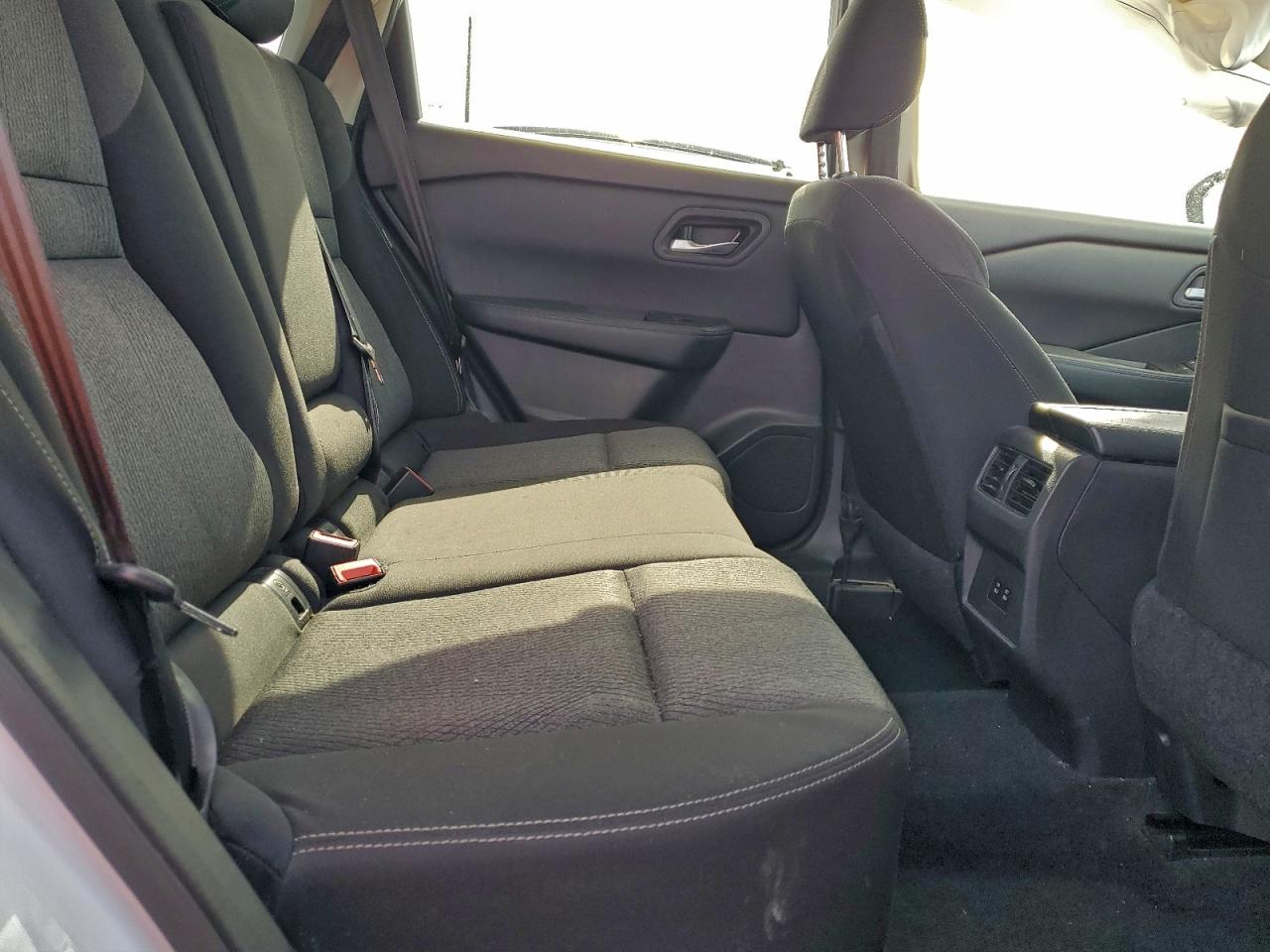 2025 NISSAN ROGUE SV photo 11