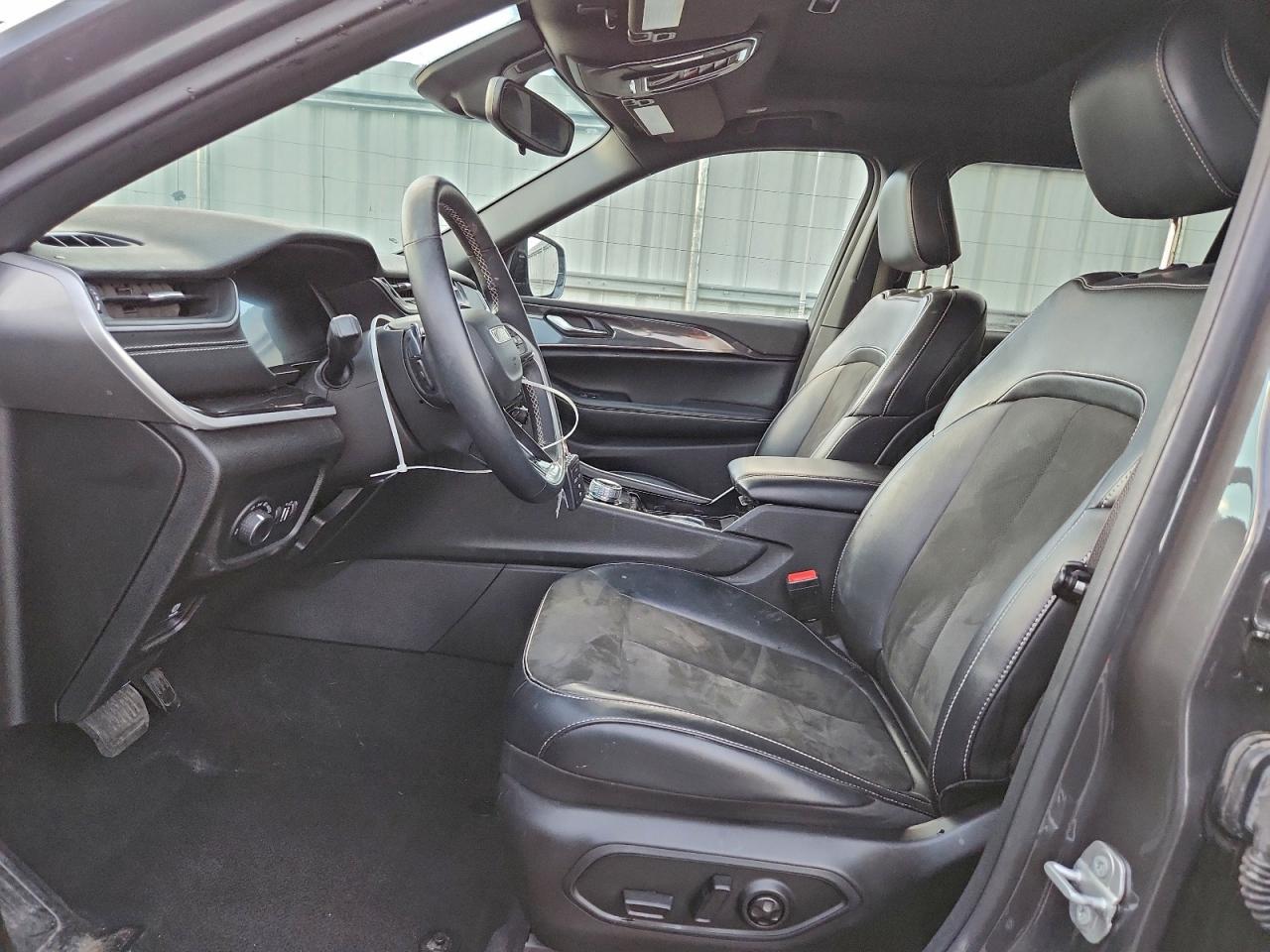 2022 JEEP GRAND CHEROKEE L LAREDO photo 13
