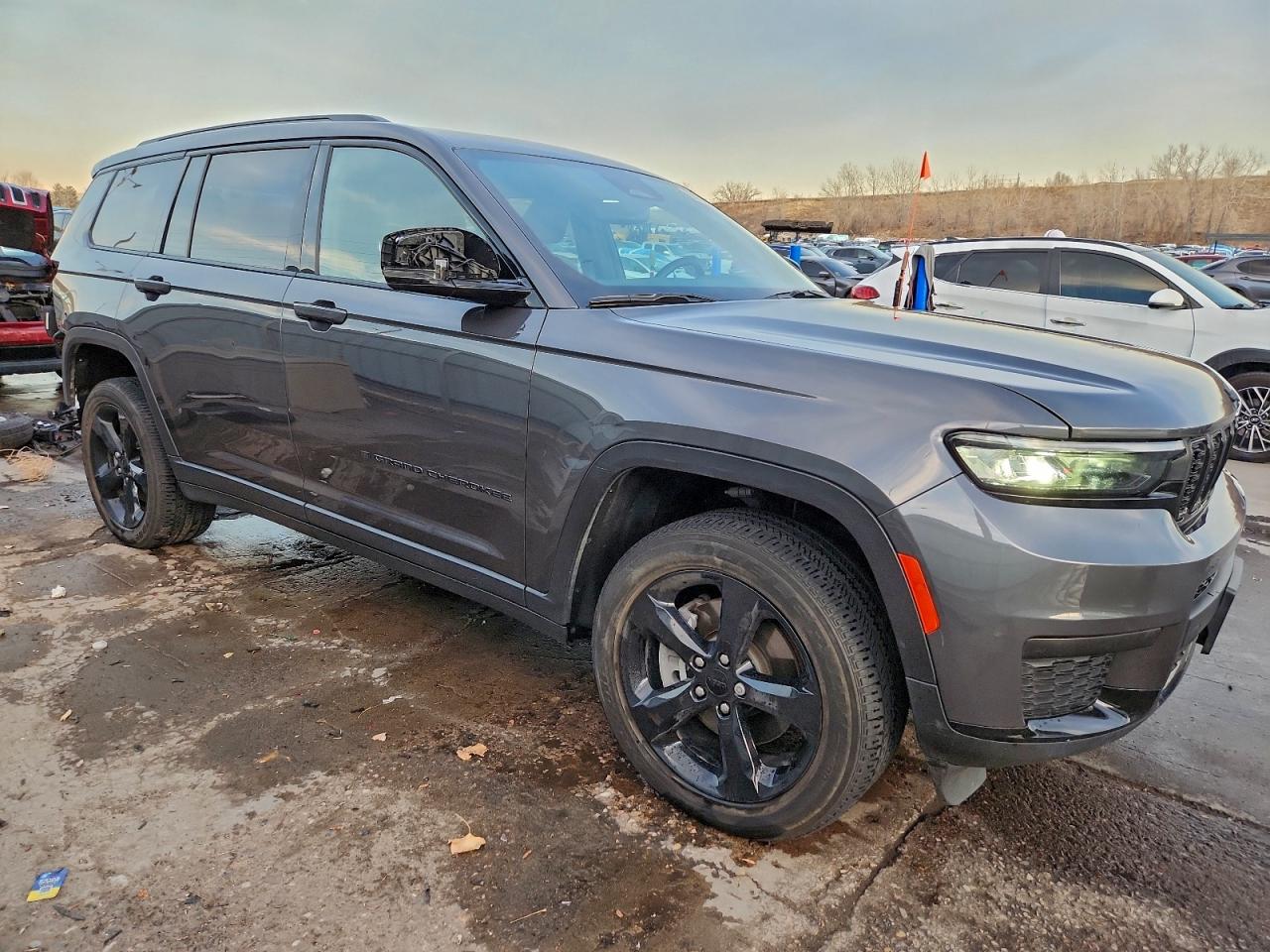 2022 JEEP GRAND CHEROKEE L LAREDO photo 7
