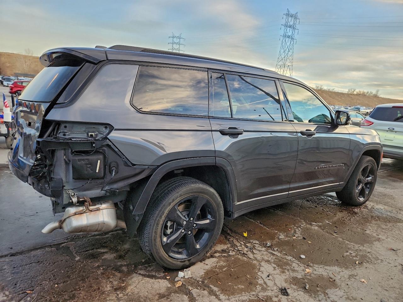 2022 JEEP GRAND CHEROKEE L LAREDO photo 5