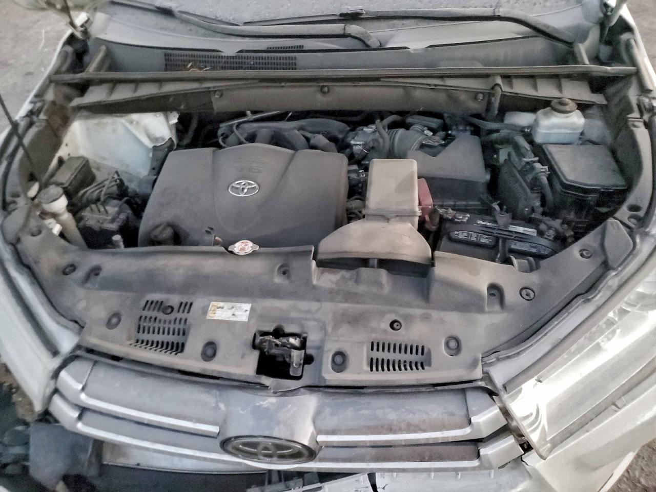 2019 TOYOTA HIGHLANDER LE photo 23