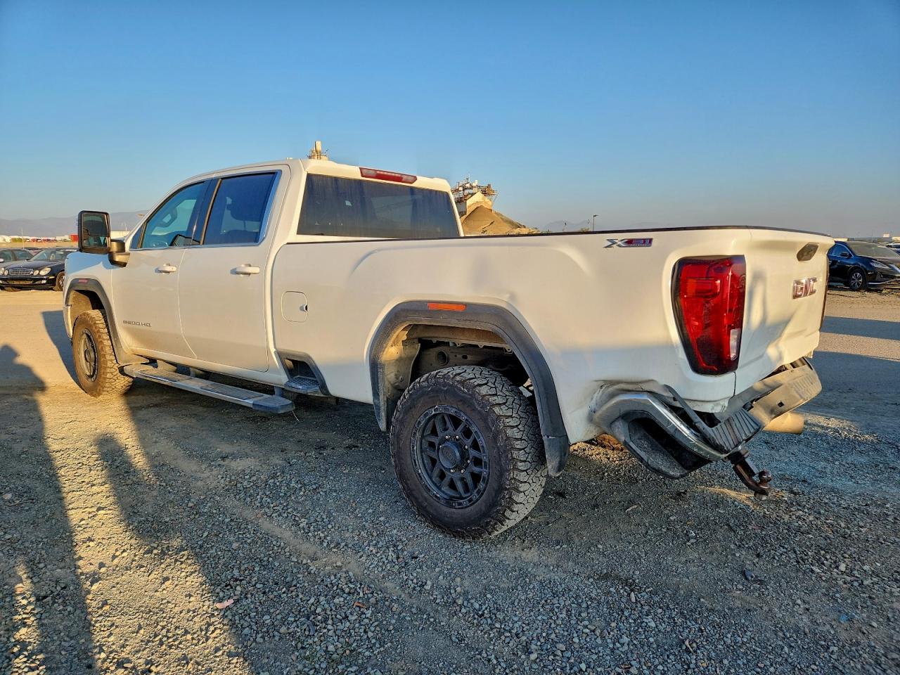 2021 GMC SIERRA K2500 SLE photo 2