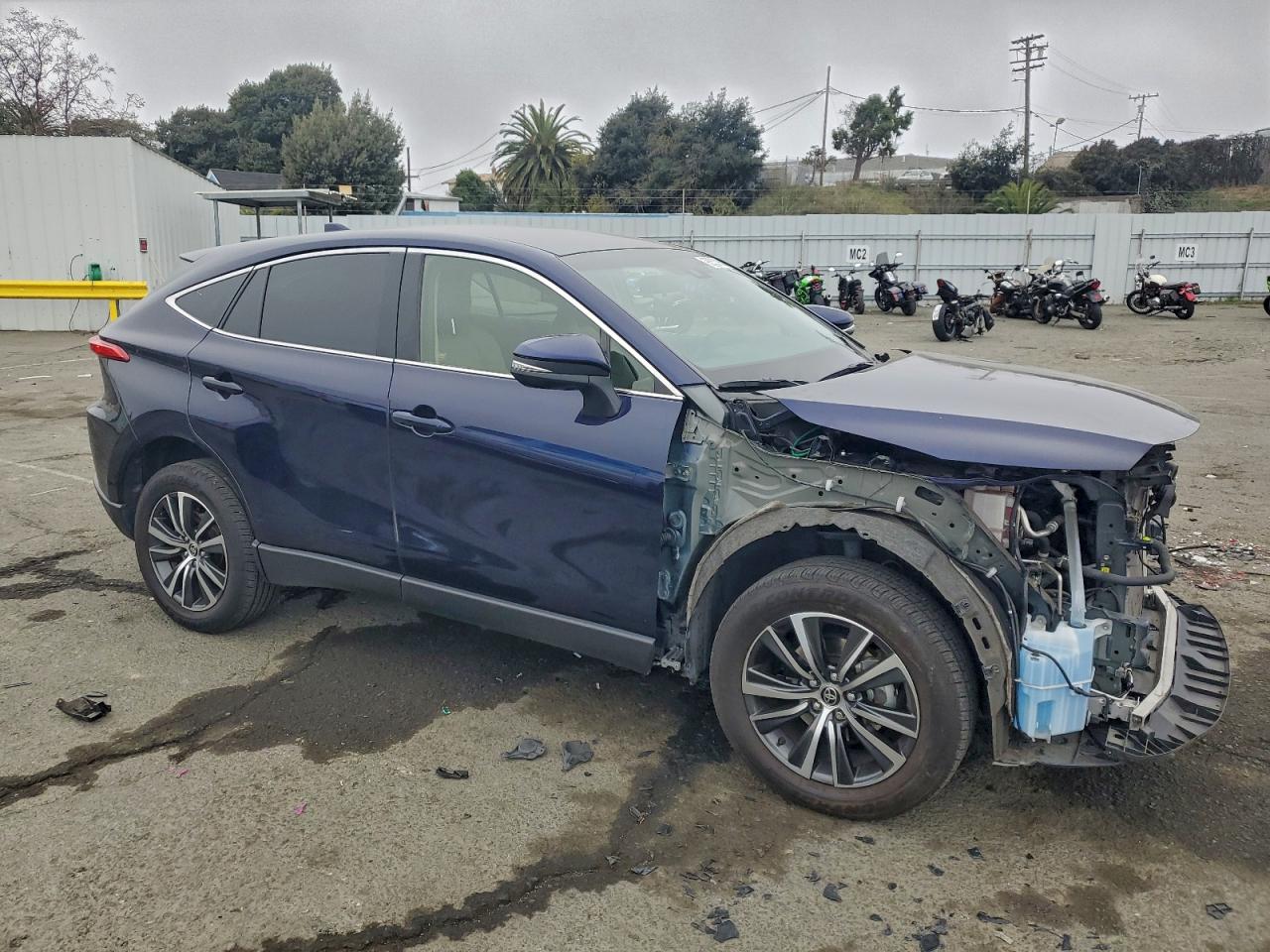 2021 TOYOTA VENZA LE photo 4