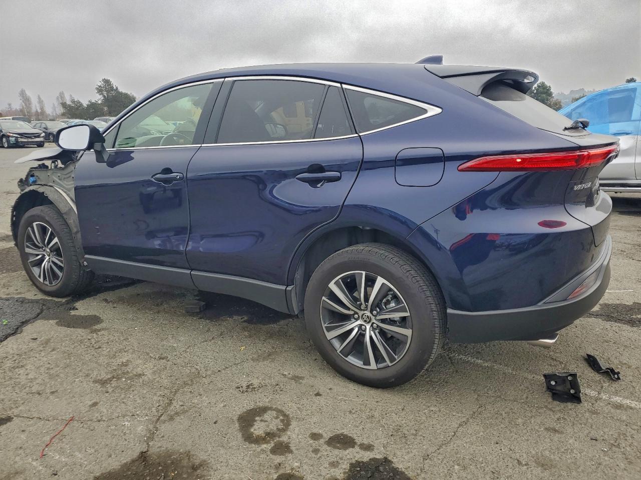2021 TOYOTA VENZA LE photo 2