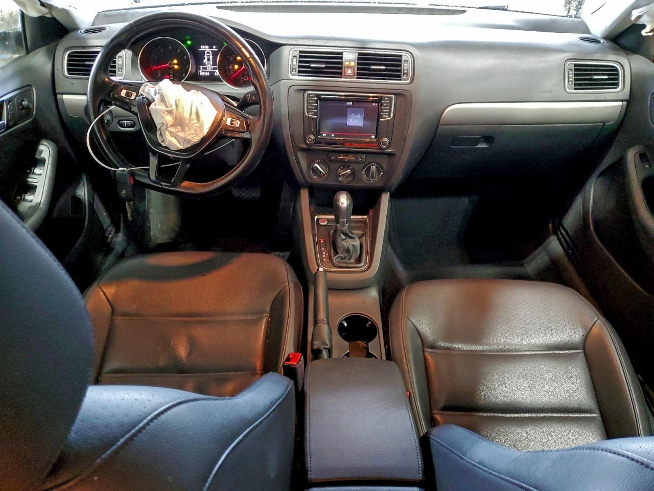 2017 VOLKSWAGEN JETTA SE photo 8