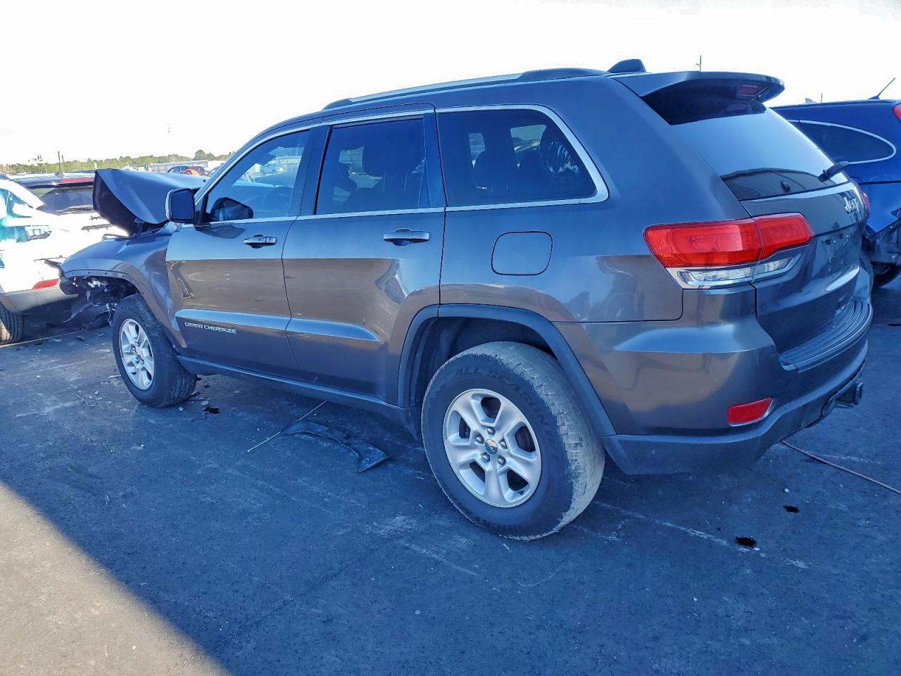 2014 JEEP GRAND CHEROKEE LAREDO photo 2