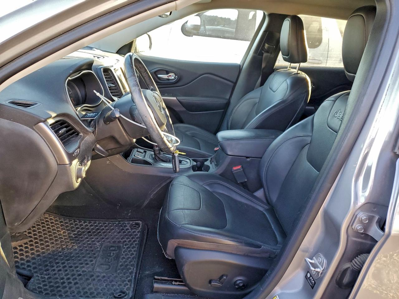 2021 JEEP CHEROKEE LATITUDE LUX photo 7
