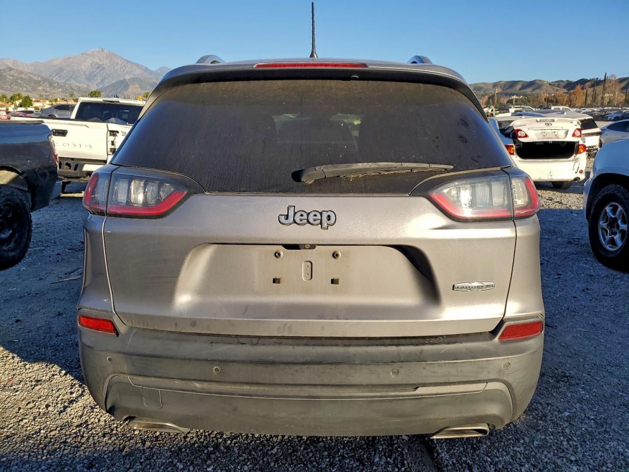 2021 JEEP CHEROKEE LATITUDE LUX photo 6