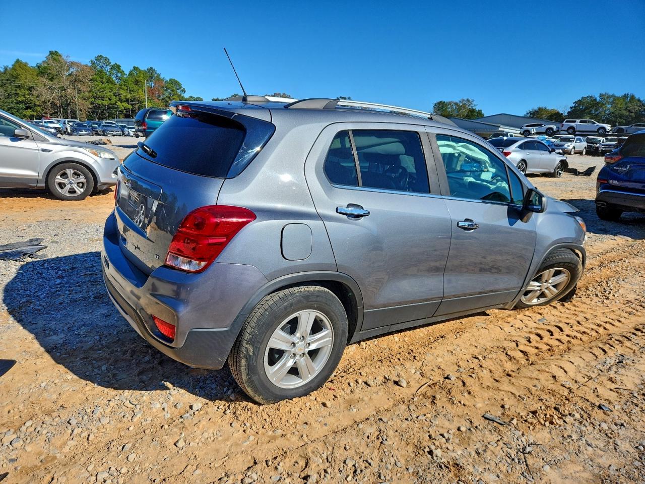 2019 CHEVROLET TRAX 1LT photo 3