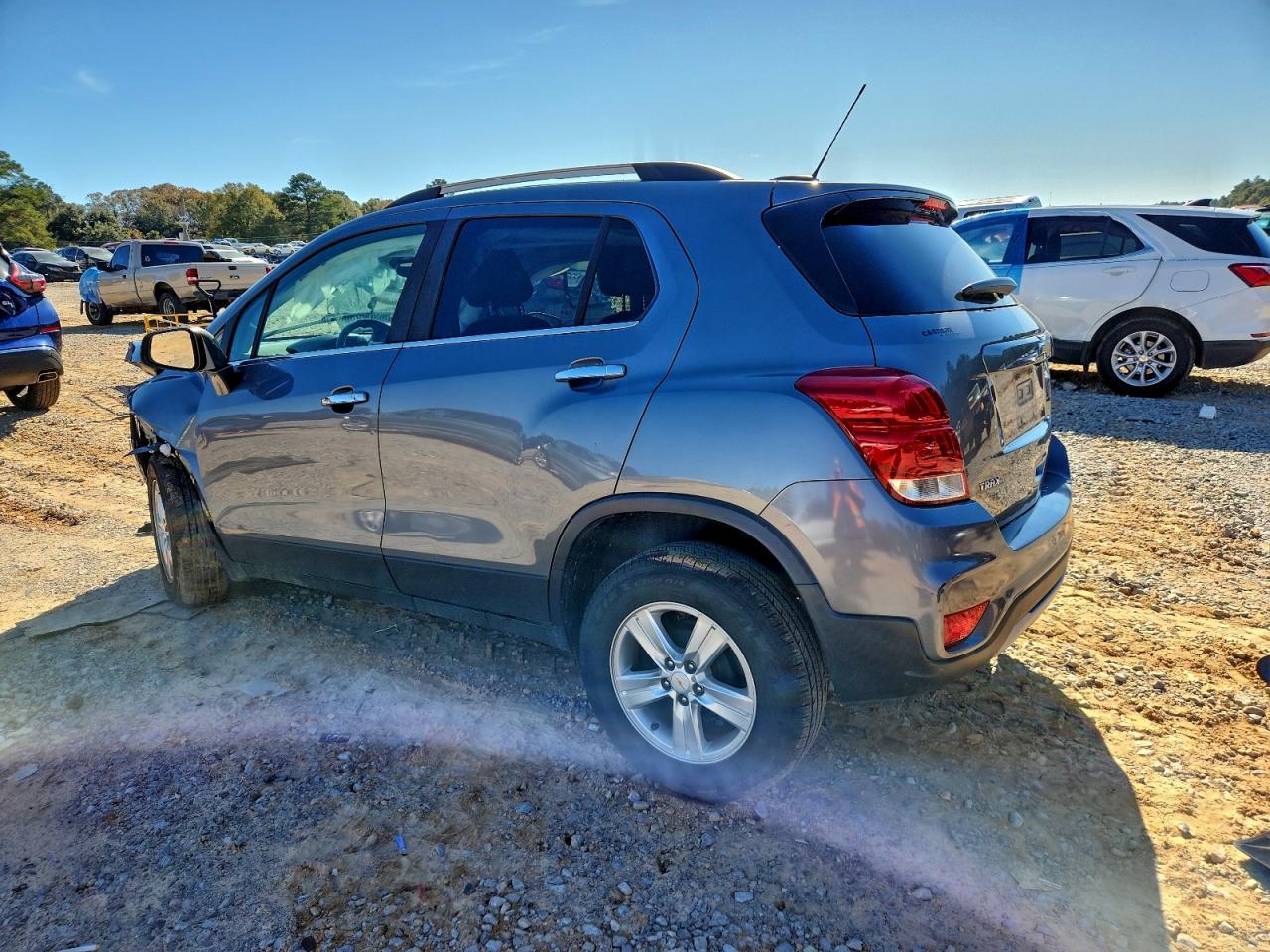 2019 CHEVROLET TRAX 1LT photo 2
