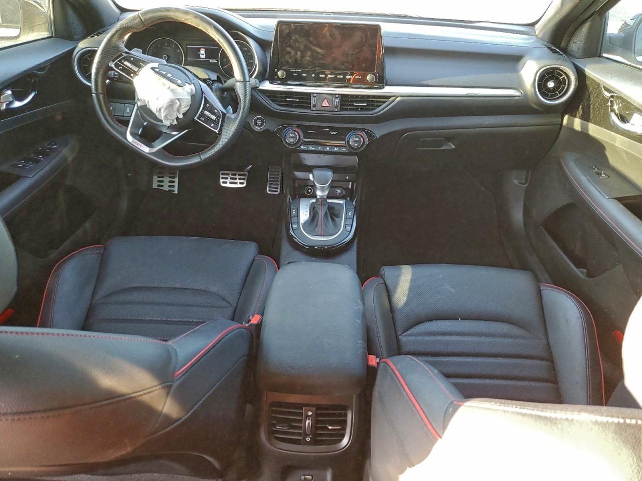 2023 KIA FORTE GT photo 8