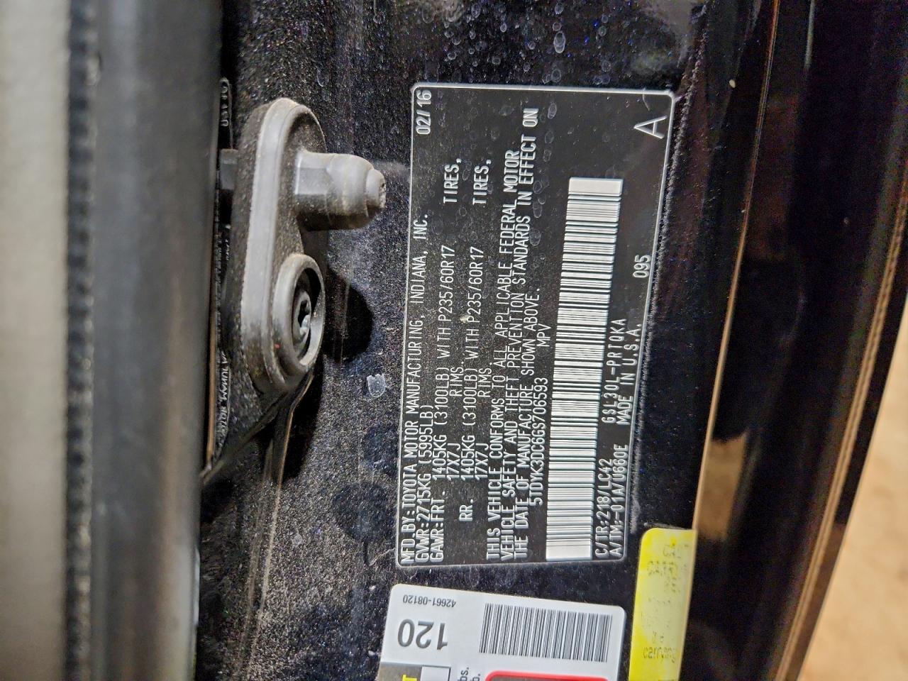 2016 TOYOTA SIENNA XLE photo 14