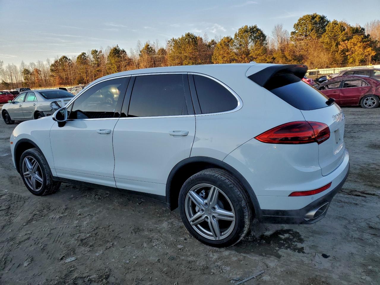 2016 PORSCHE CAYENNE photo 2