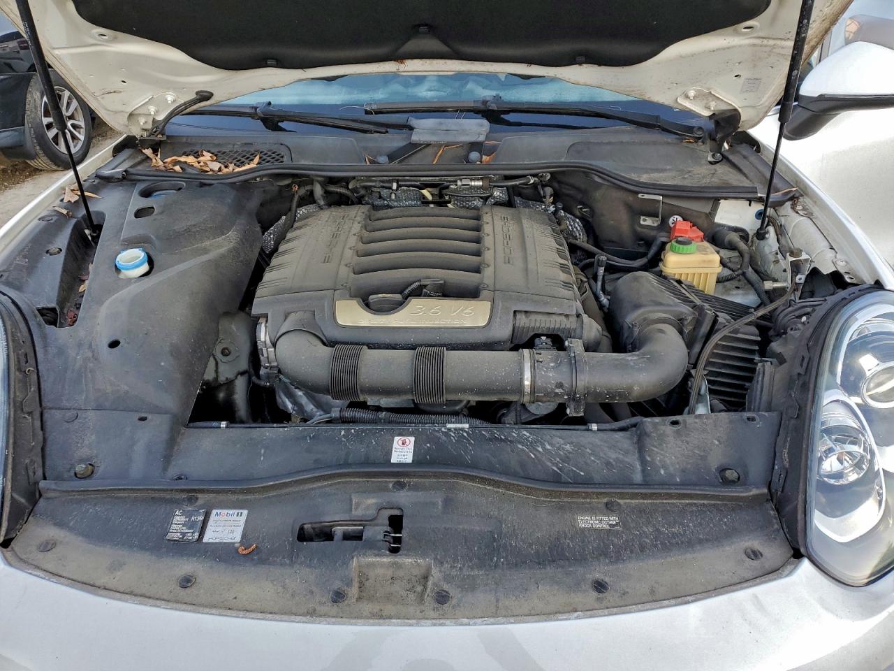 2016 PORSCHE CAYENNE photo 12