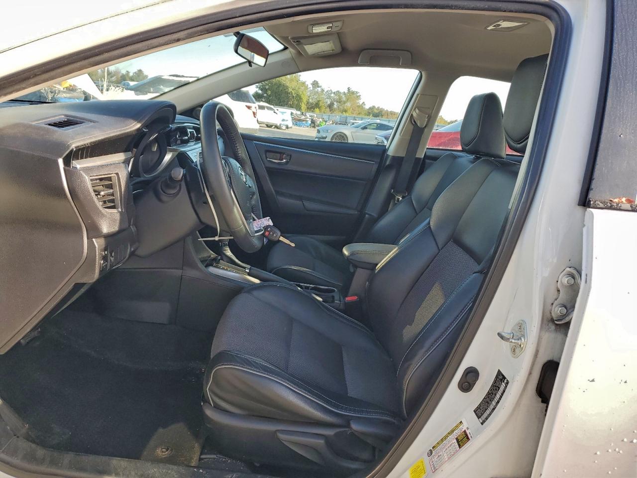 2015 TOYOTA COROLLA L photo 7