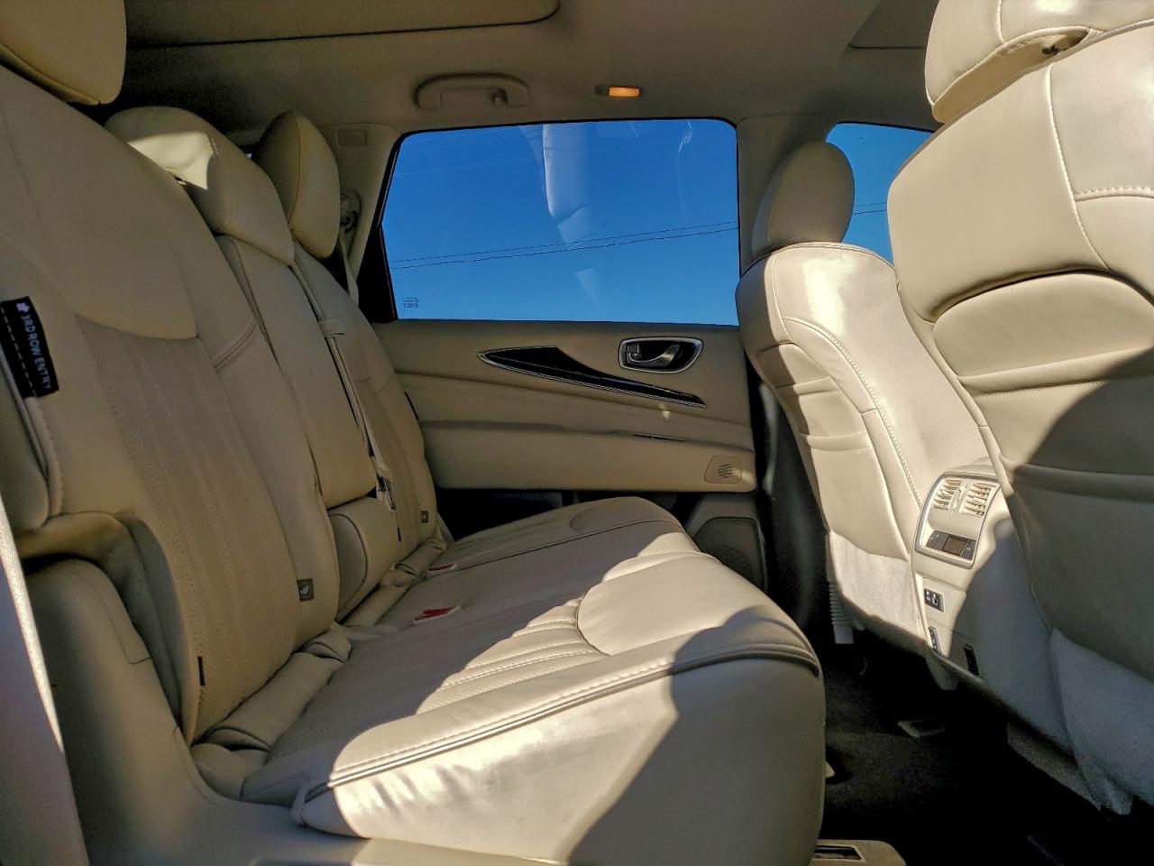 2020 INFINITI QX60 LUXE photo 11