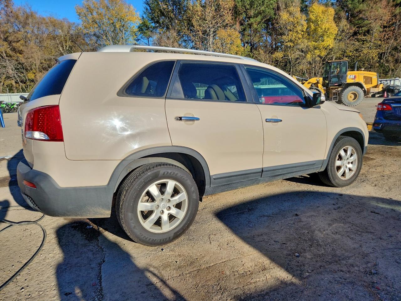 2011 KIA SORENTO LX photo 3