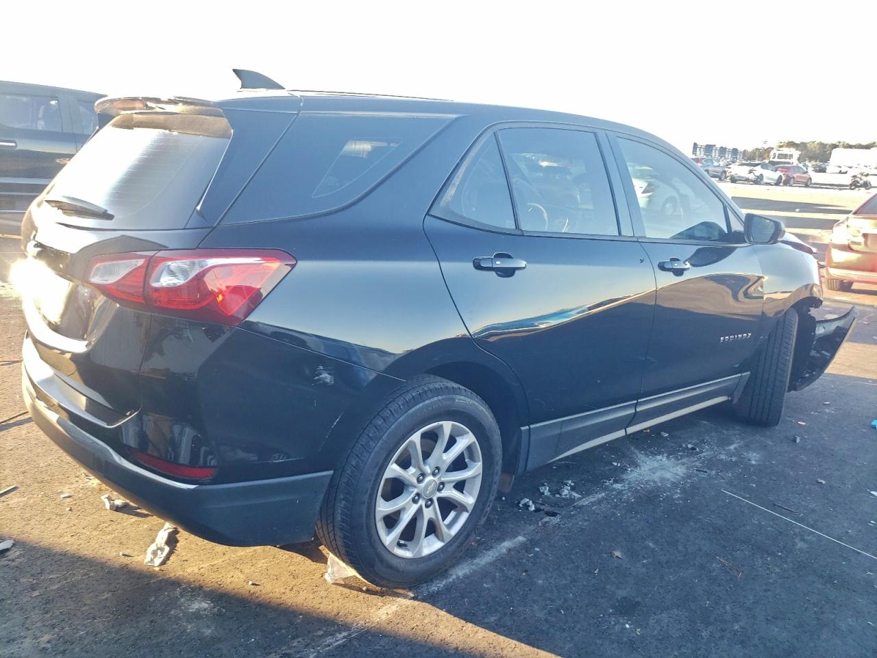 2018 CHEVROLET EQUINOX LS photo 3
