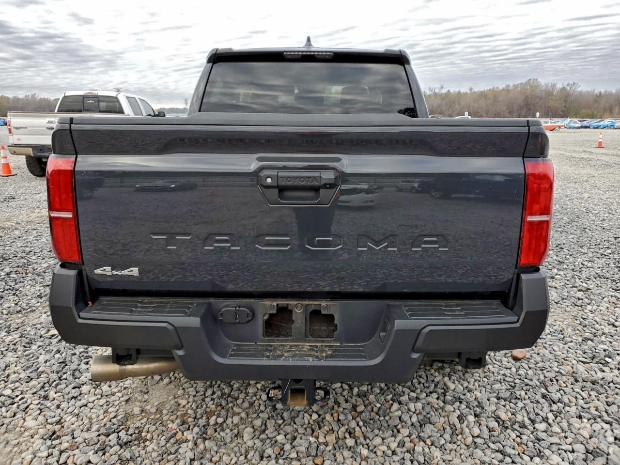 2024 TOYOTA TACOMA DOUBLE CAB photo 6
