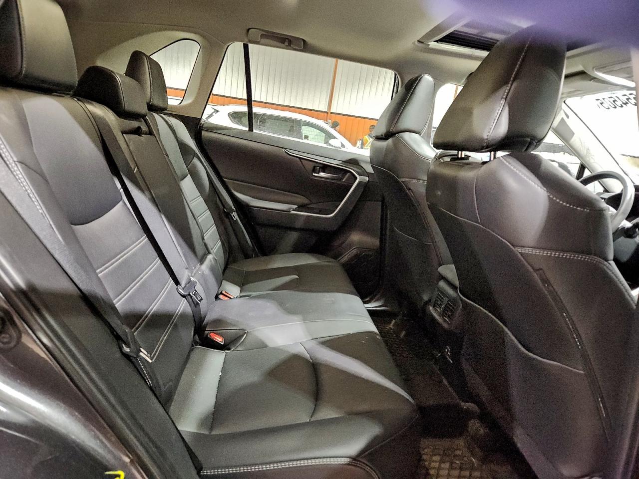 2022 TOYOTA RAV4 XLE photo 11