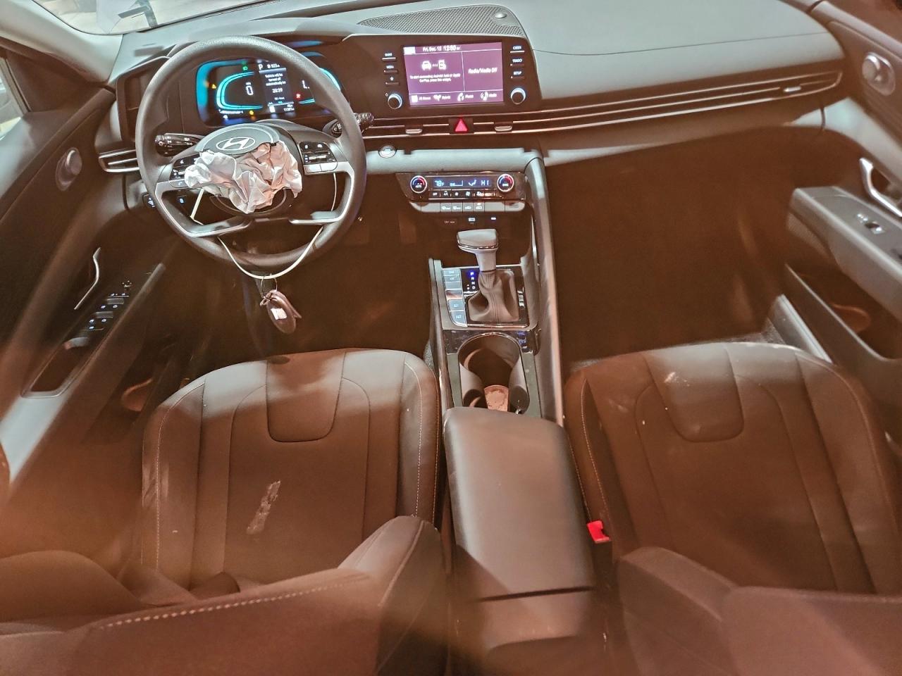 2025 HYUNDAI ELANTRA BLUE photo 8