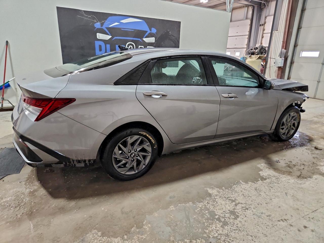 2025 HYUNDAI ELANTRA BLUE photo 3