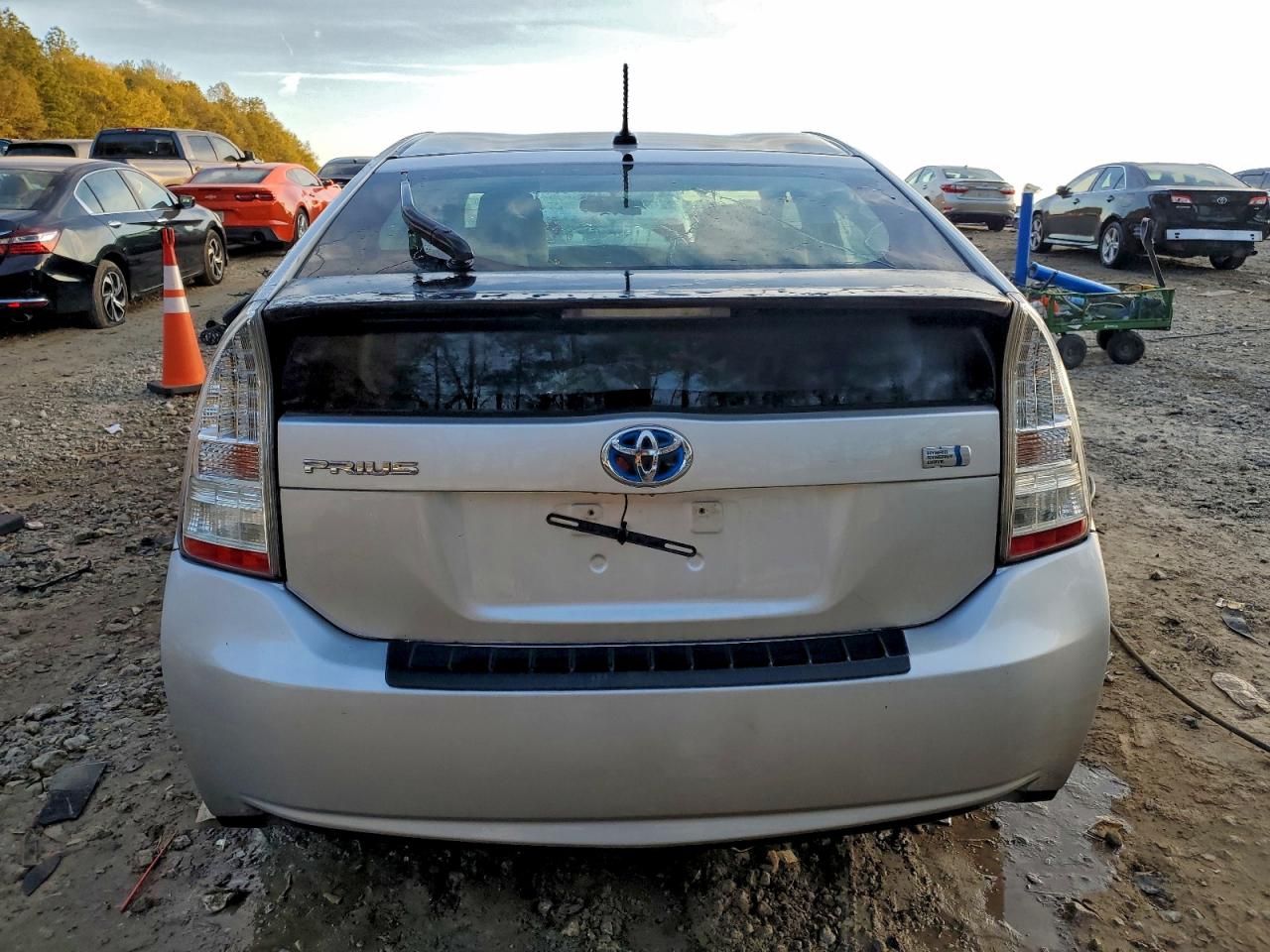 2010 TOYOTA PRIUS II photo 6