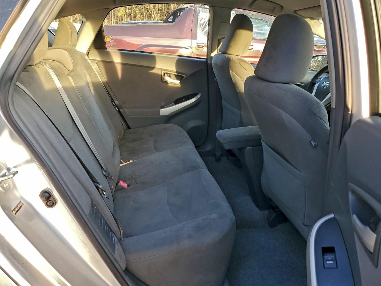 2010 TOYOTA PRIUS II photo 10