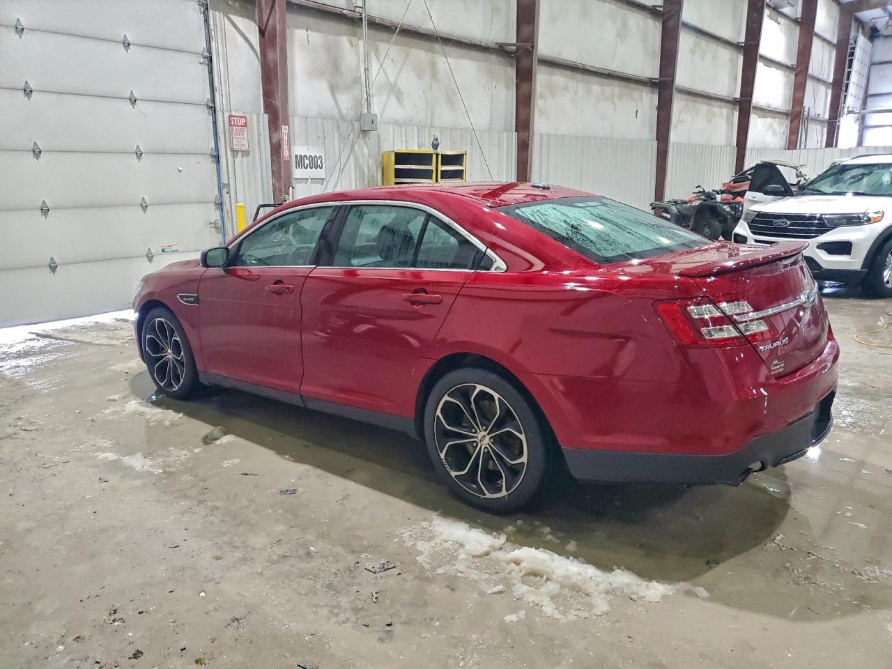 2015 FORD TAURUS SHO photo 2