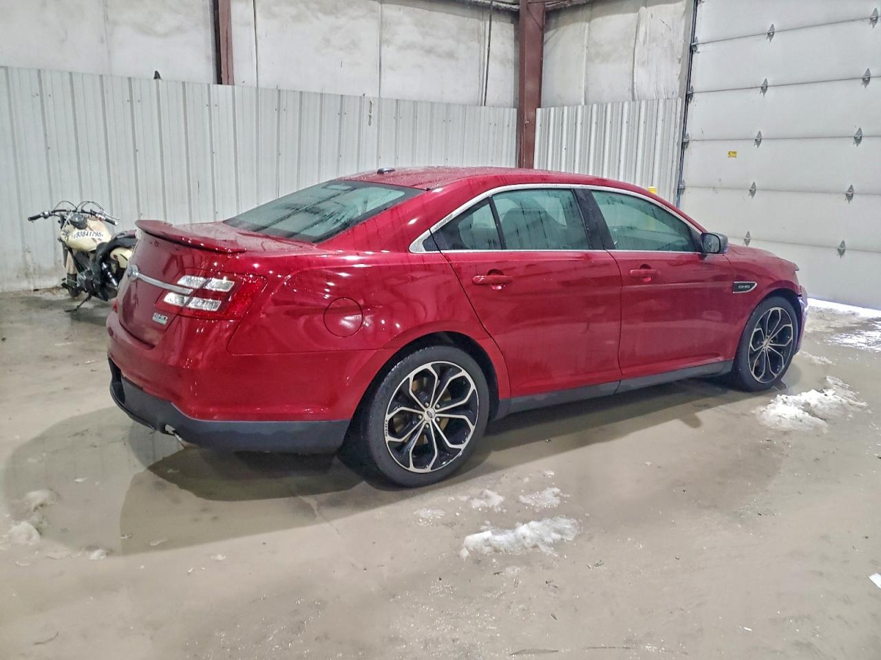 2015 FORD TAURUS SHO photo 3