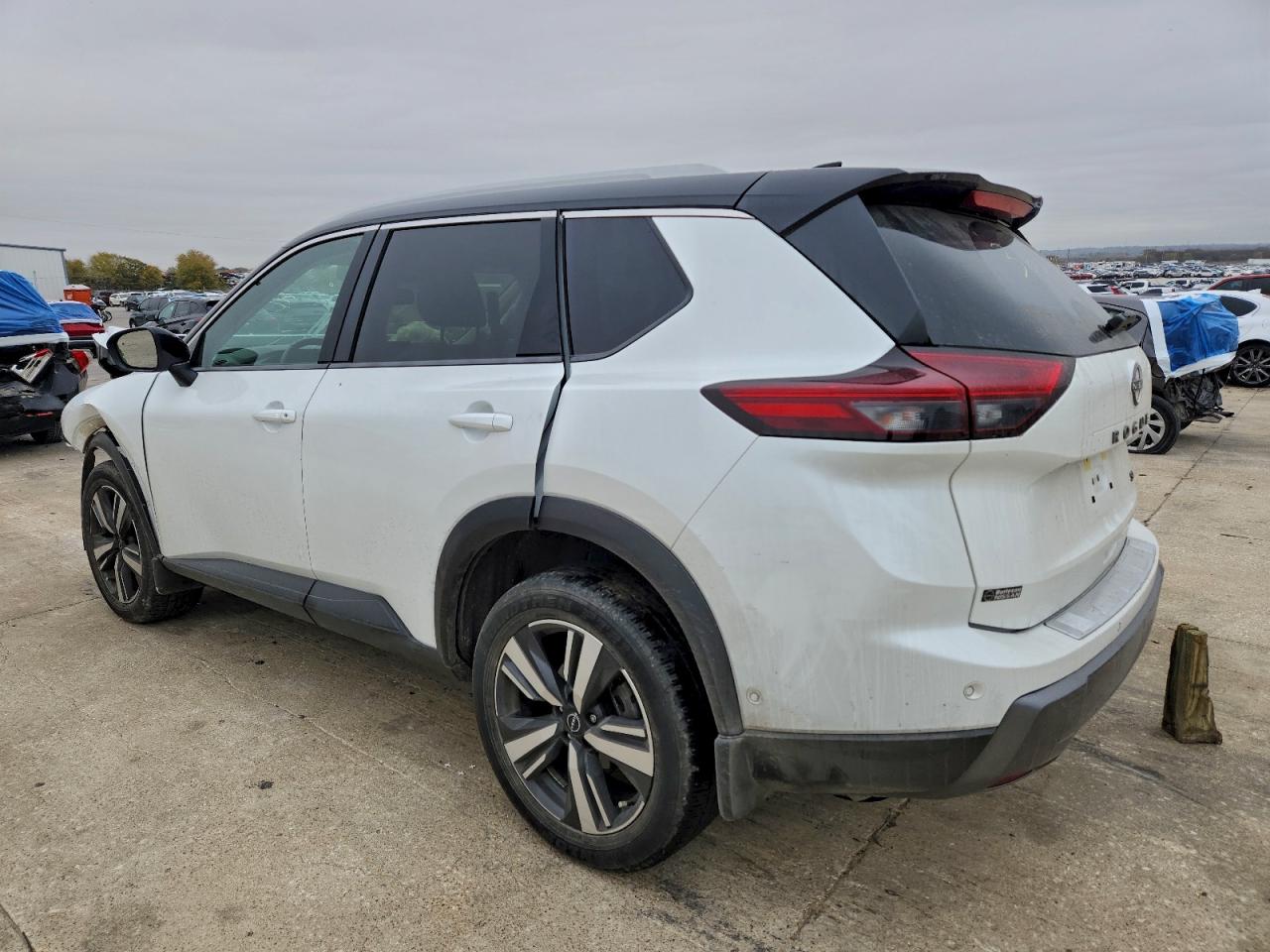 2024 NISSAN ROGUE SL photo 2